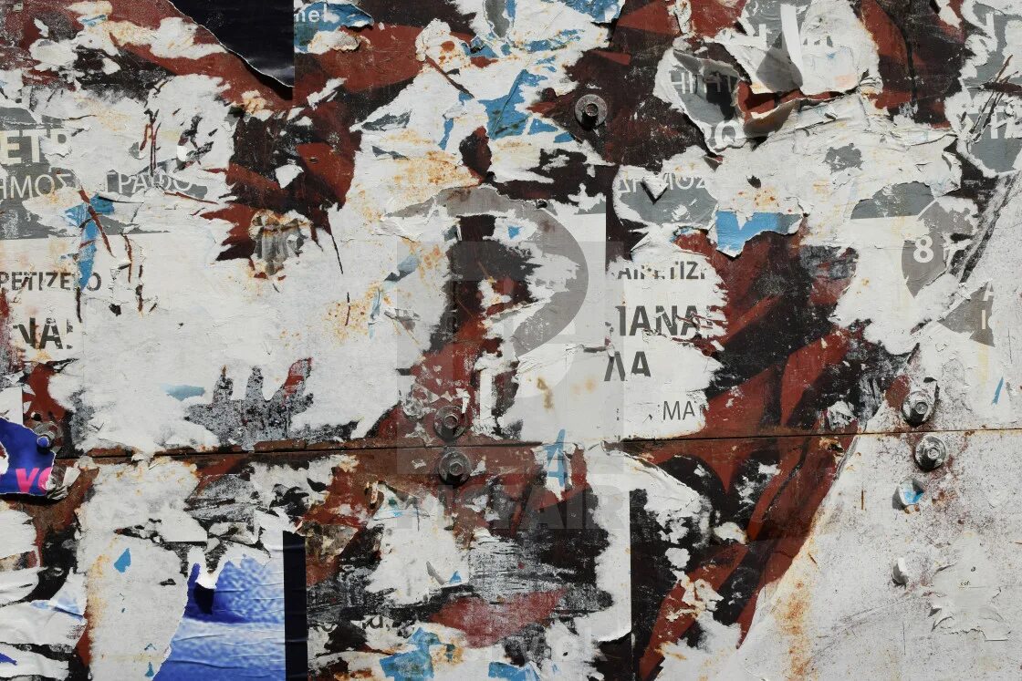 Гнилая бумага. Группа pink floyd the wall. The walls are covered with posters. Натписиинк стенах маркером. Пинк флойд стена обложка альбома.