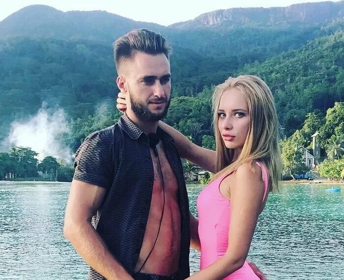 Безбородова и безус. Девушки безуса дом 2. Безус и милена. Девушки безуса дом 2. Каролина бабенко остров любви.