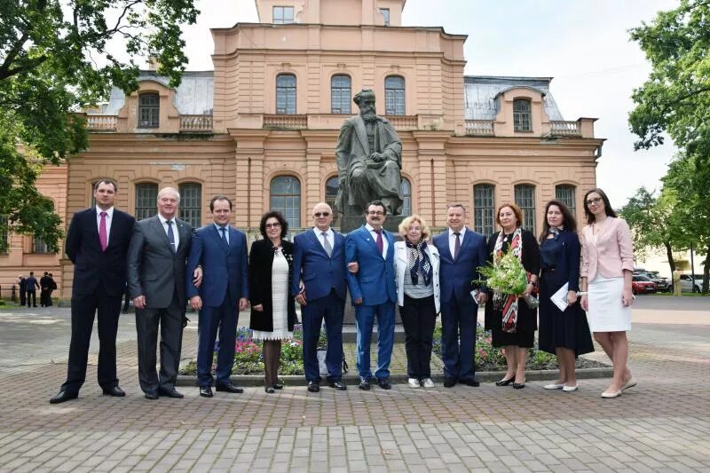 Университет имени Лесгафта. НГУ Лесгафта. Институт Лесгафта СПБ.