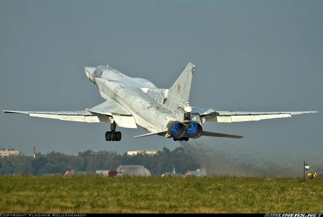 Ту-22м3 Дальний бомбардировщик. Ту-22м3 сверхзвуковой самолёт. Ту-22м3м. Ту-22м3 акула.