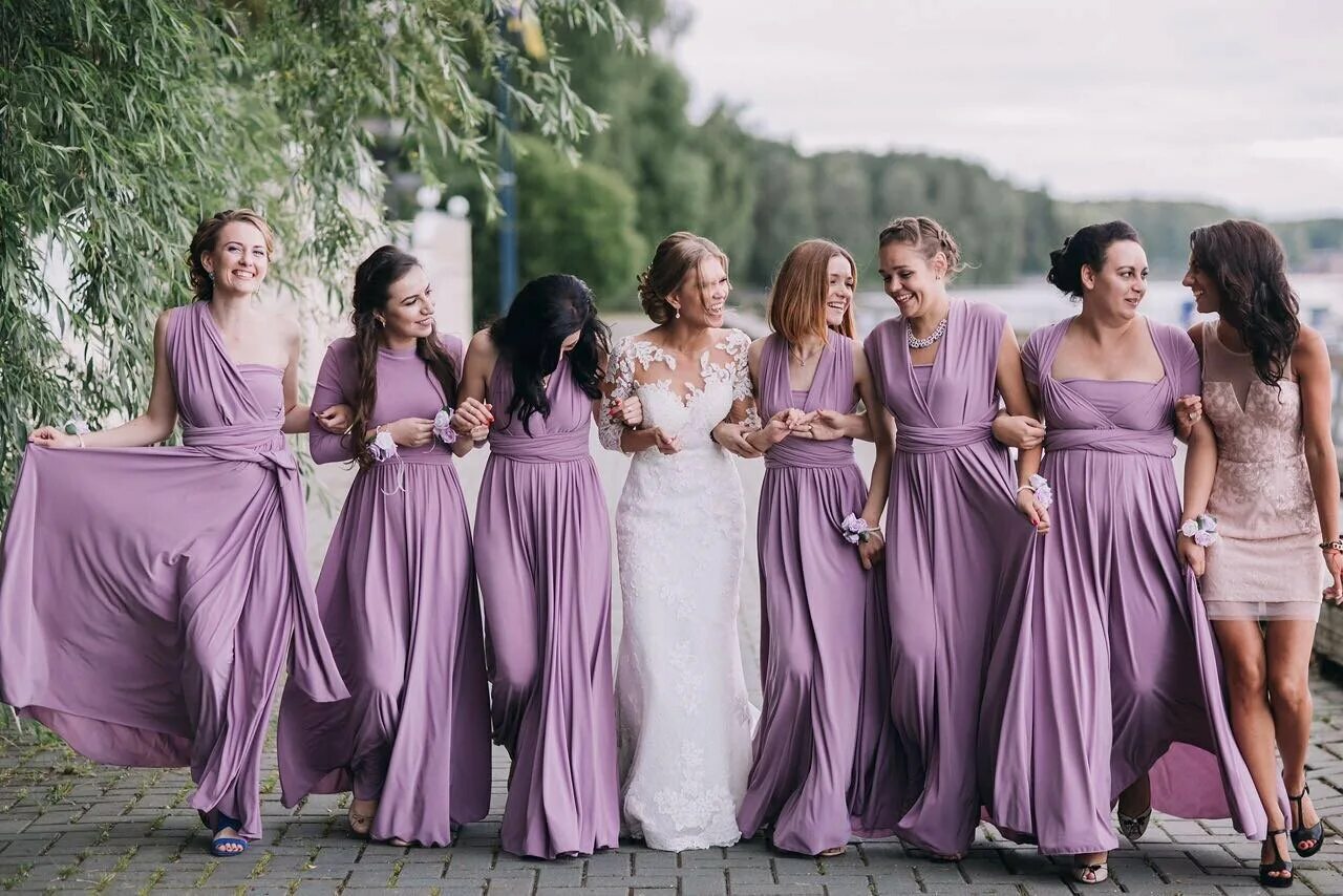 платье подружки невесты 2023. подруги невесты. невеста. подружки невесты 2023. прическа подружки невесты.