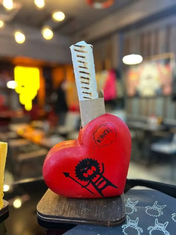 шаверма на лопате спб. блюдо лопата. шаверма на лопате спб. блюдо лопата. кафе шавуха на лиговском проспекте.