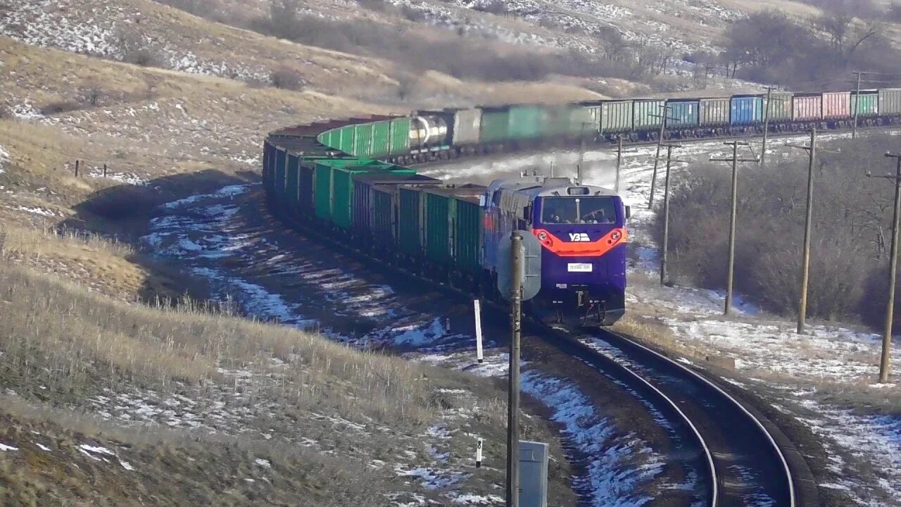 Москва грузия поезд. Тэ33ас 2008. Поезда в Грузии. Грузинские электрички. Те33ас-2008.