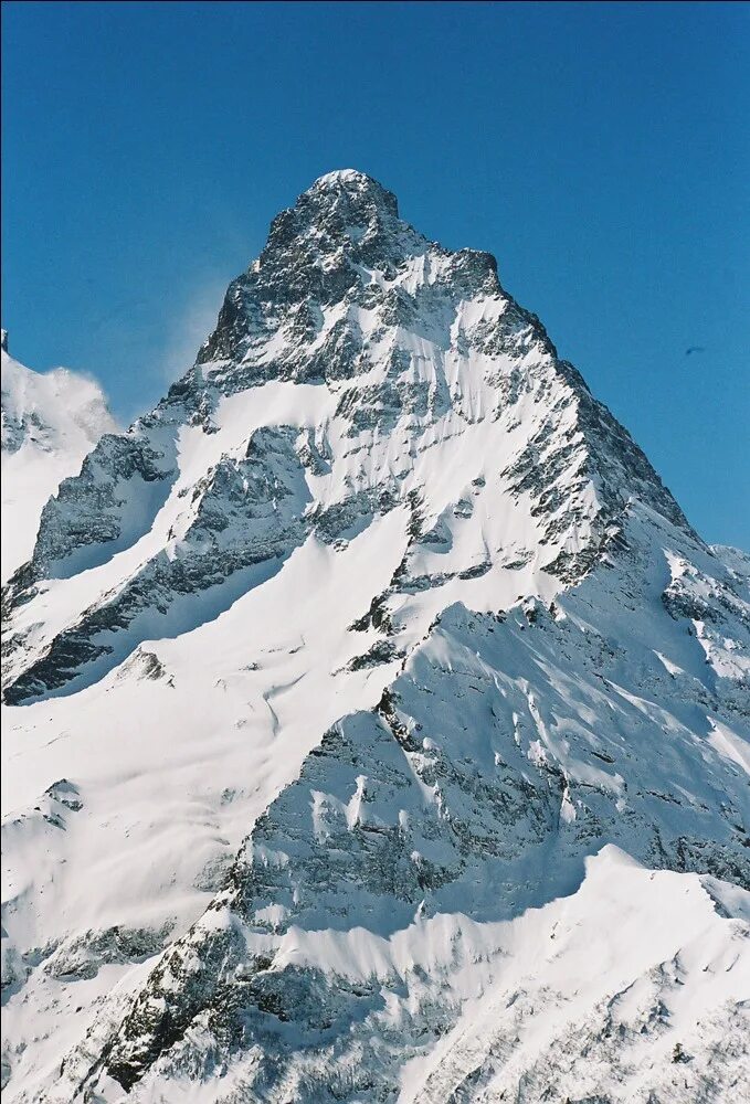 Шумакские источники пик трех капитанов. Пик найти. Пик найти. Пик найти. Восхождение на дхаулагири аннапурна.