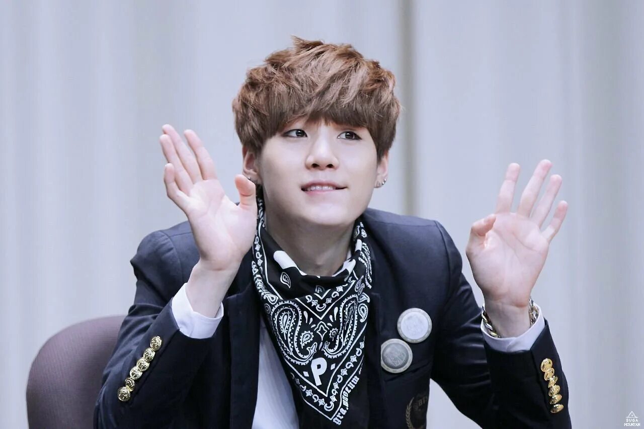 Что такое шуга. Шуга. шуга бтс. шуга из бтс. min yoongi bts.