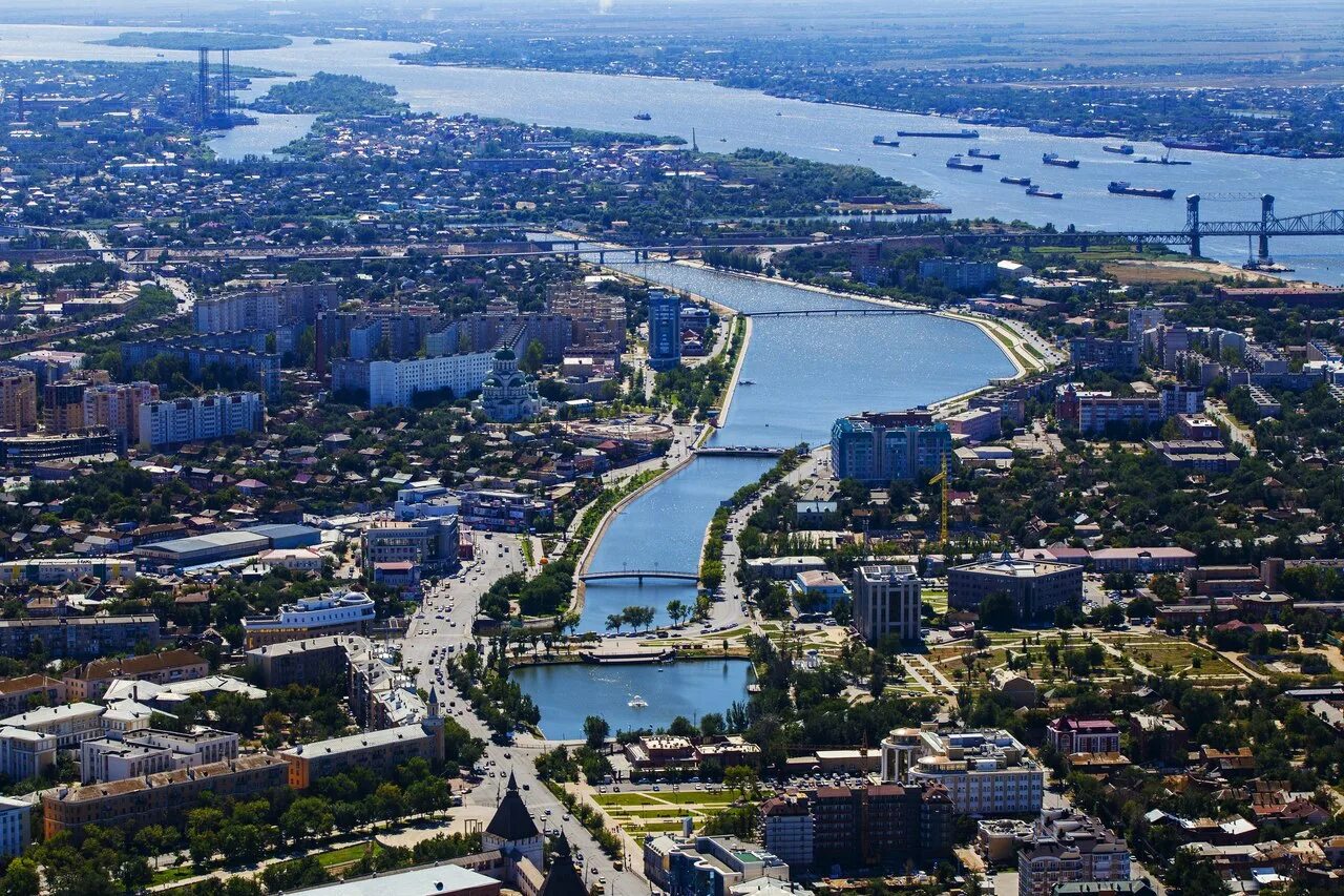 Астраханский кремль астрахань. Астрахань кремль достопримечательности. Астрахань кремль с высоты. Казанский храм астрахань. Астраханский кремль астрахань.