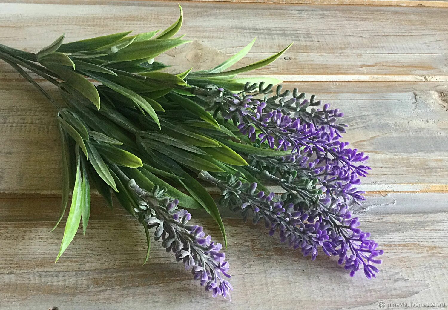 Лаванда 292 искусственная. Букет искусственной лаванды. Лаванда своими руками мастер класс. Лаванда бисером. Веточка лаванды.