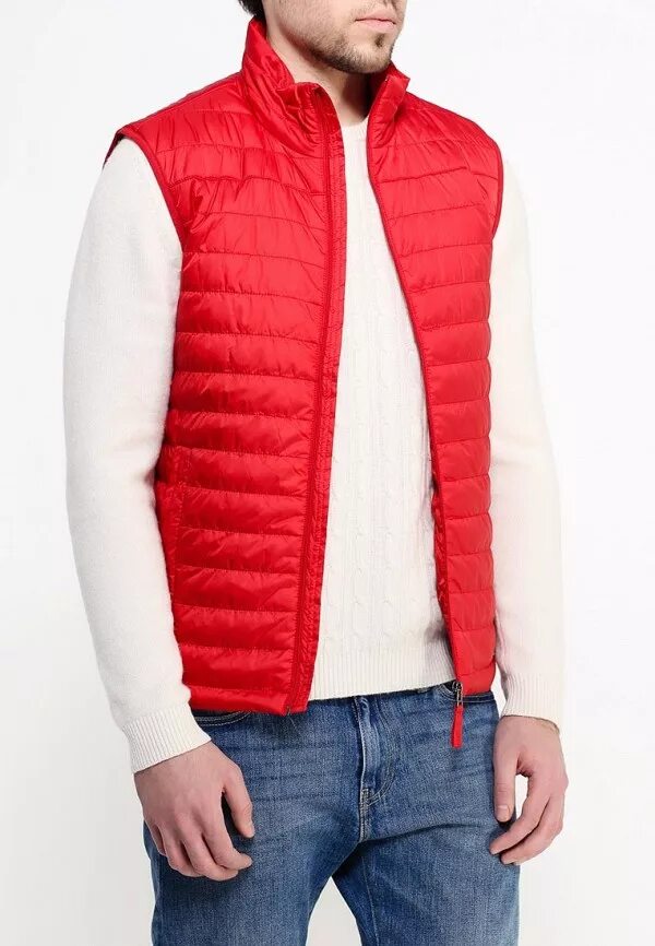 Расстегнутая жилетка. Расстегнутая жилетка. Баон безрукавки мужские пуховики. Расстегнутая жилетка. Baon lamoda куртка мужская красная.