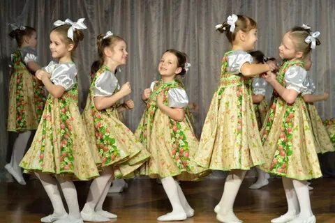 Народный костюм для танцев для девочки