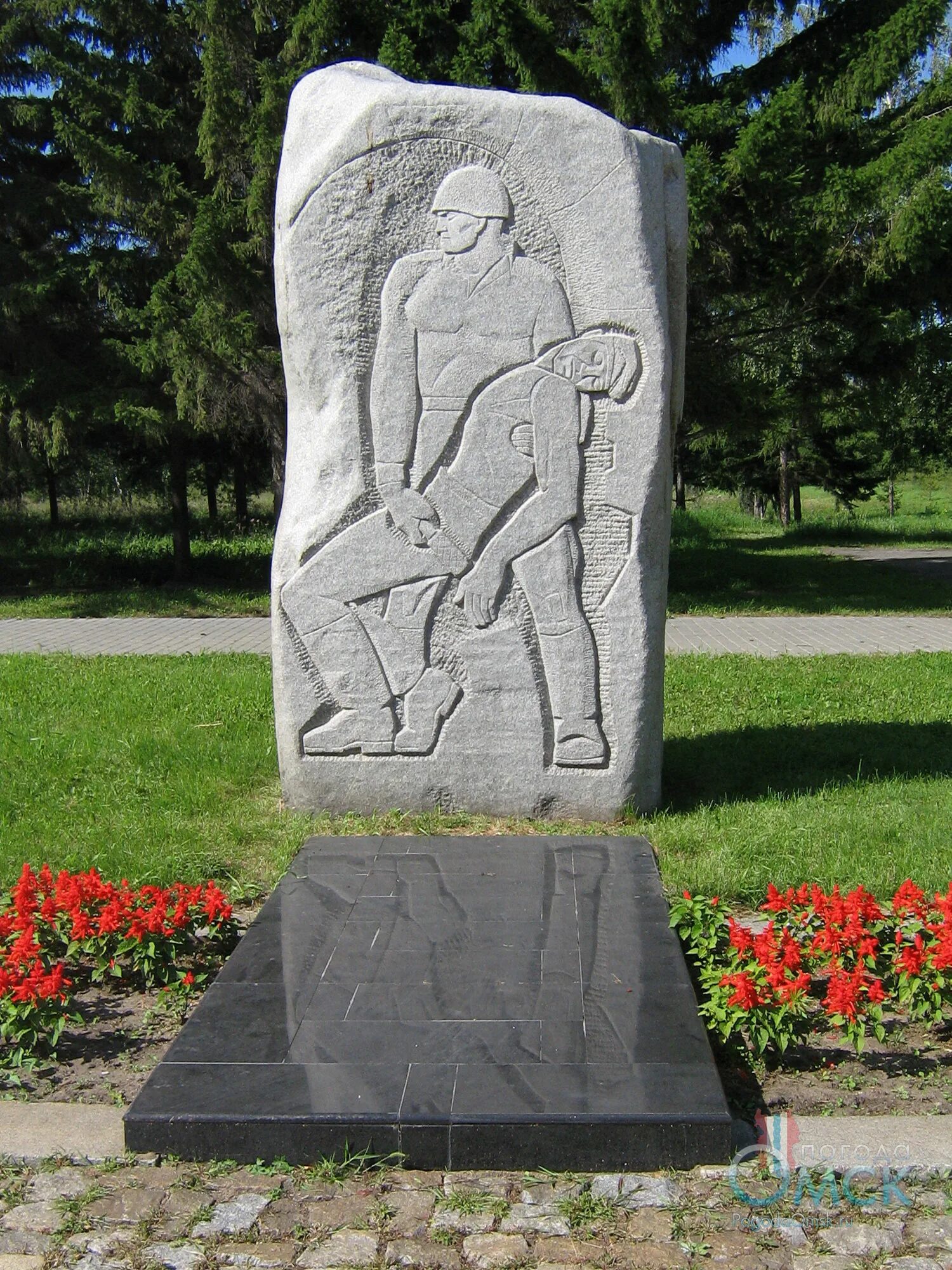 Живые - бессмертным. Аллея памяти мончегорск. Памятник холокосту в мелитополе. Мемориальный комплекс павшие ради живых (мончегорск). Мемориал живых.