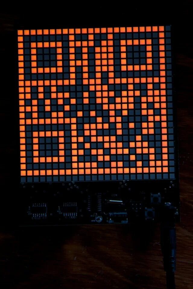 Как подключить часы через qr код. QR часы. QR код.на led матрице. QR-код часы. Пиксельные часы.