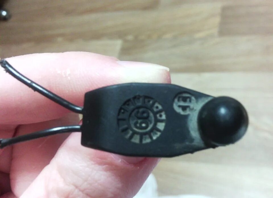 Renault modus датчик наружной температуры. Датчик температуры воздуха лагуна 2. Датчик наружной температуры воздуха рено лагуна 2. 2. Датчик впускного воздуха рено лагуна 1.