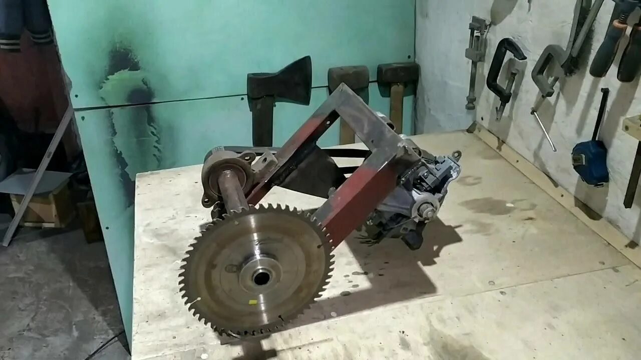 Пилорама из двигателя от стиральной машины. Пила из двигателя стиральной машины. Циркулярка с электродвигателем от стиральной машины. Циркулярка из двигателя у2. Циркулярная пила от двигателя от стиральной машины.