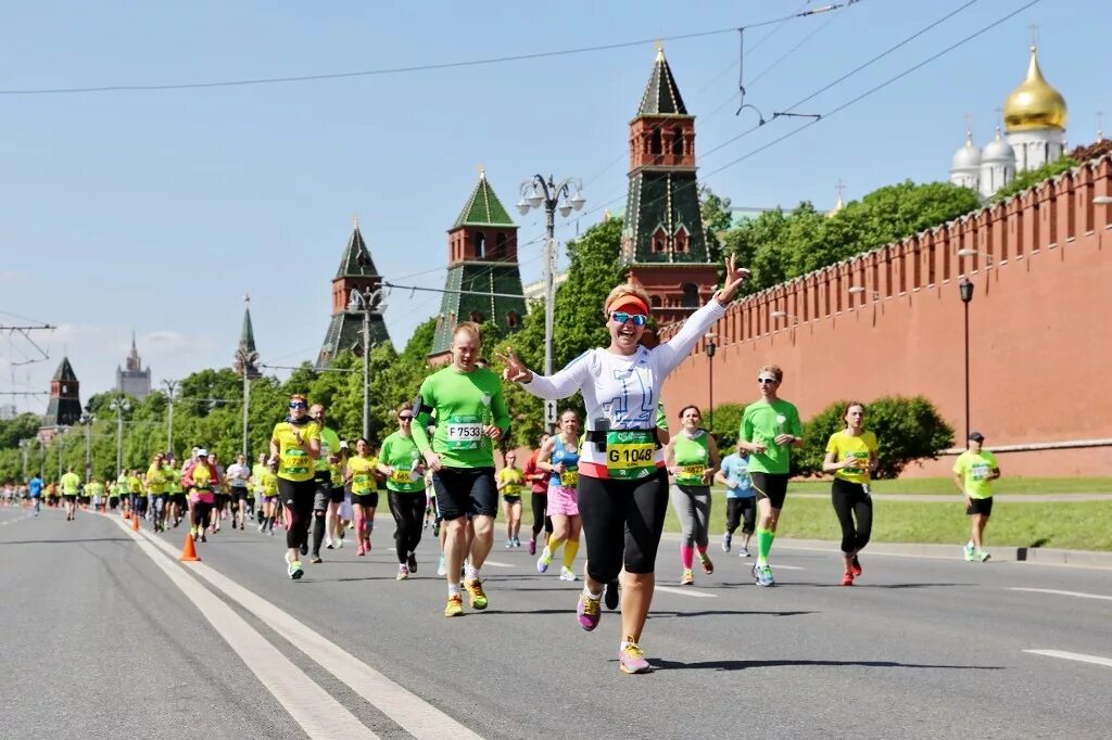 Московский полумарафон. Полумарафон москва 2022. Забег 2022 москва. Анатолий зубко московский марафон. Московский марафон 2022 финиш.
