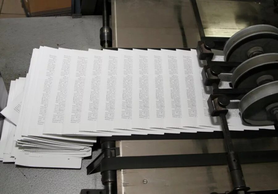 Печатное дело работа. Станок для ручной печати газет. печатное дело. печатное дело специальность. ипп алтай типография.