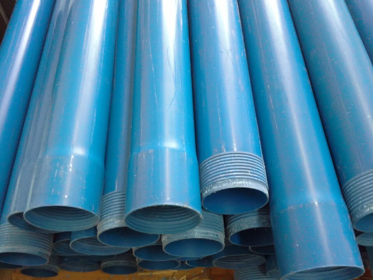 Нпвх трубы для скважин. 1 обсадные трубы. Хемкор трубы нпвх для скважин. Обсадная труба для скважины 125. Нпвх трубы для скважин 125 мм.