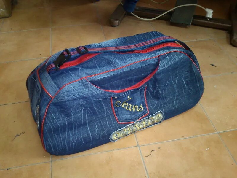 Дорожные сумки из джинсы. Дорожные джинсовые сумки. Пошив дорожных сумок. Дорожные сумки из джинсы. Дорожная сумка из джинсов.