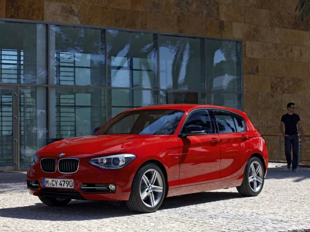 Новые 1 16 5. BMW 118i f20. BMW 1 хэтчбек. BMW модель 116i. BMW 118i красная.