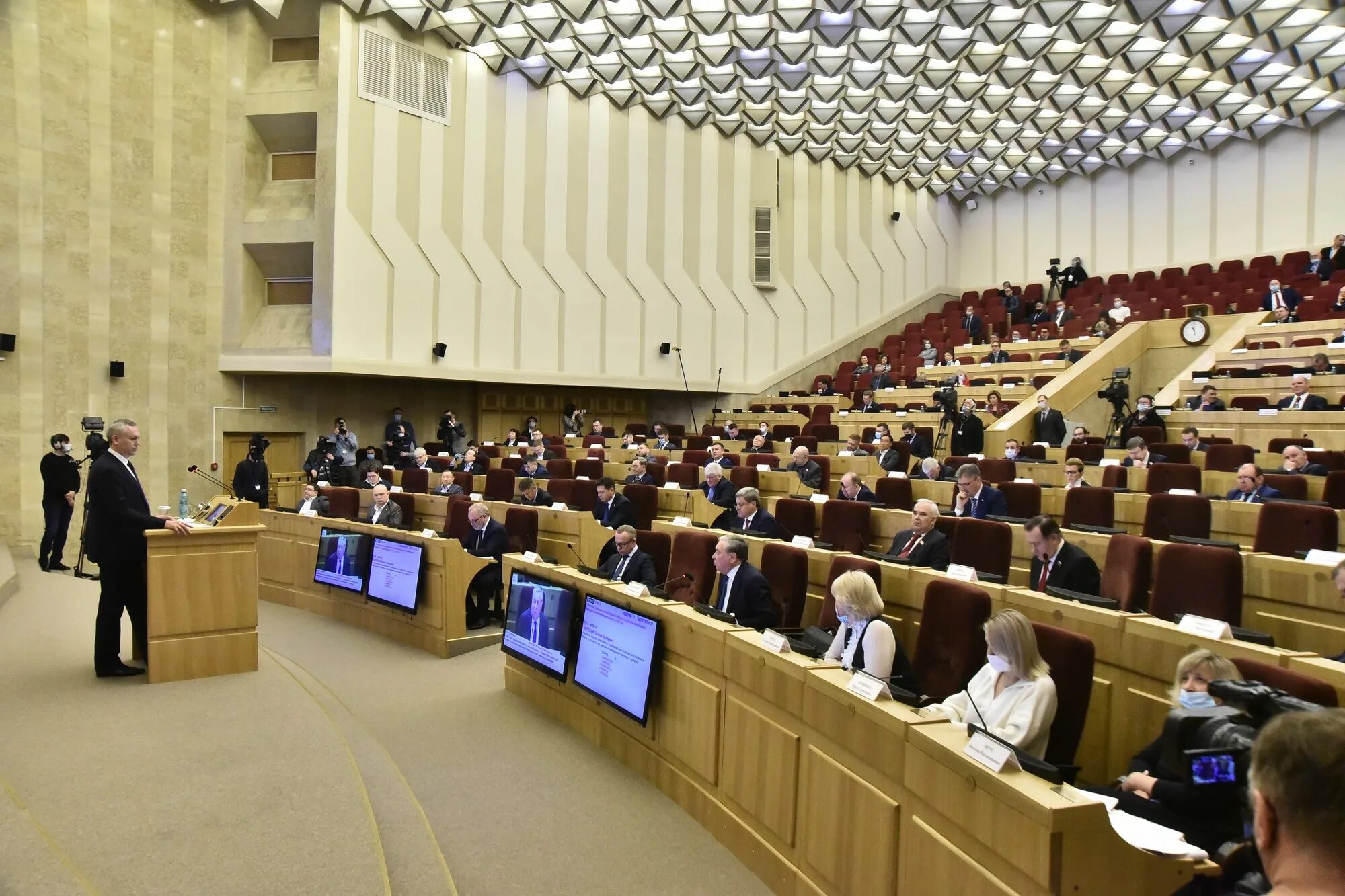 Включи исполнении