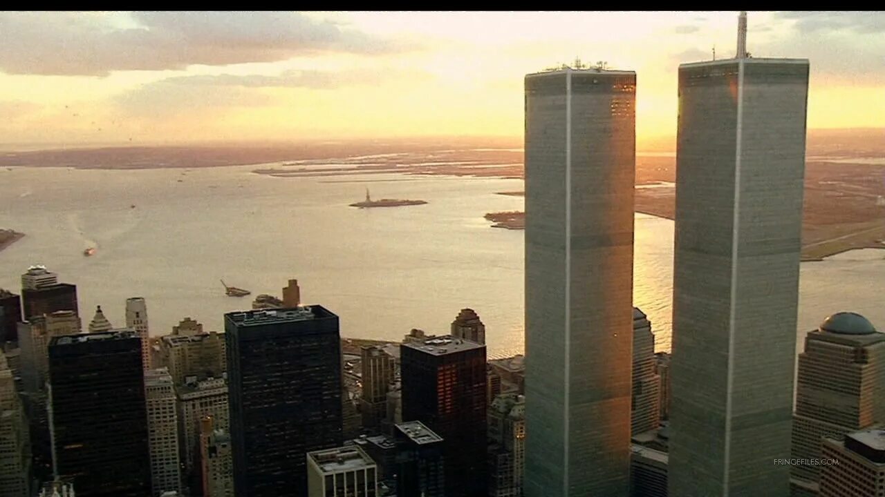 Башни близнецы в один дома. Башни близнецы в нью-йорке 1990. один дома башни близнецы. башни близнецы в фильме один дома. 2 башни близнецы.