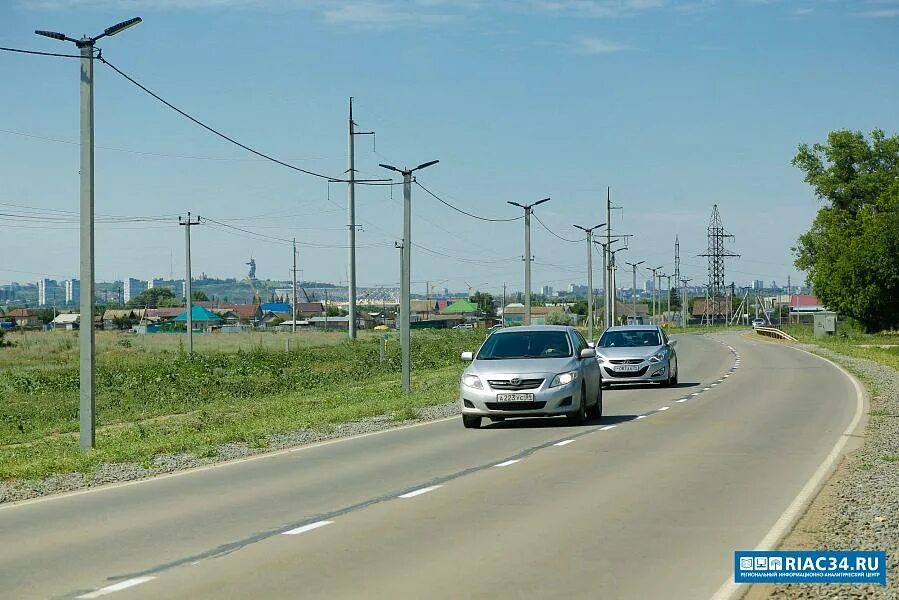 Новости краснослободска волгоградской. Краснослободск Волгоград. Магазины Краснослободска Волгоградской области. Краснослободск Волгоградская область красивые здания в центре. Парк Краснослободск Волгоград.