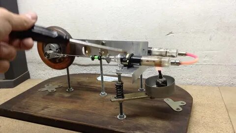 Двигатель из шприца