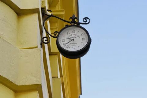 Часы дом улица