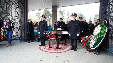 Похороны директора луидор