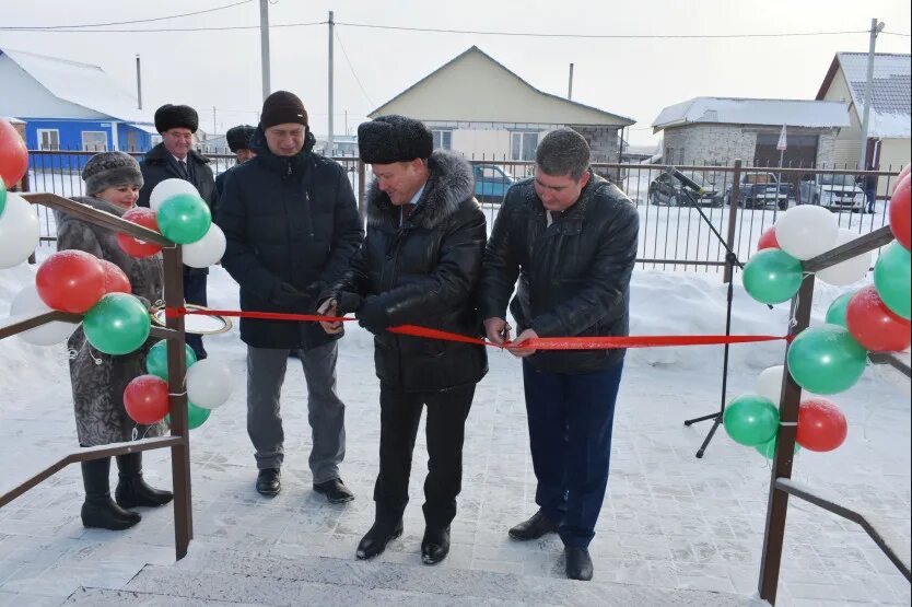 Какие из перечисленных жители поселка обратились