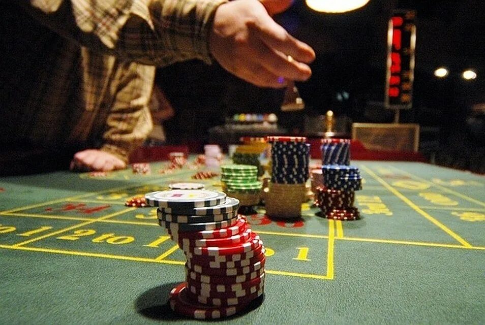 Играть формально. Играть формально. Девушка казино рулетка. Играть формально. Люди икс игра на пк 2006.