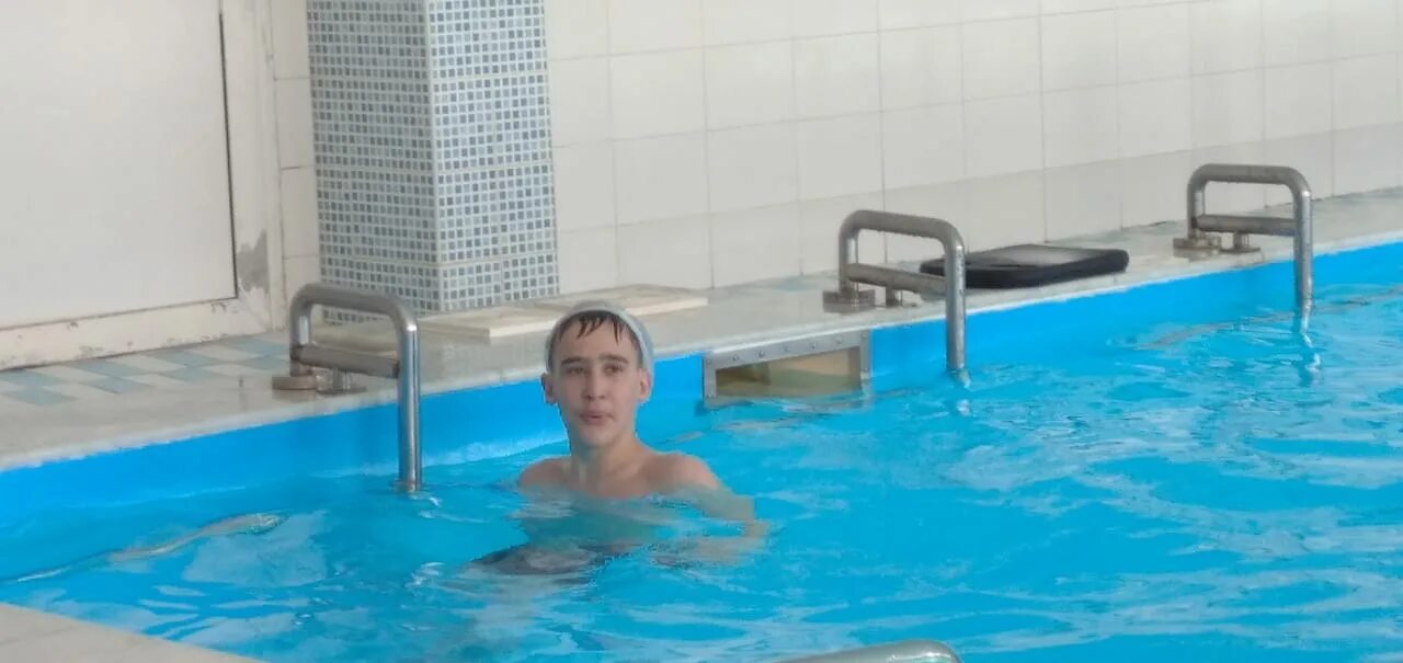 Пловцы. Довольное бассейн. Бассейн довольное фото. Санаторий доволенский новосибирская. Родник оздоровительный центр в первомайском фото.
