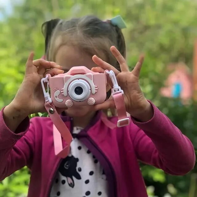 Фотографии с детских фотоаппаратов. Малыш с фотоаппаратом. Детские фотоаппараты цифровые. Фотографии с детских фотоаппаратов. Детский фотоаппарат игрушка.