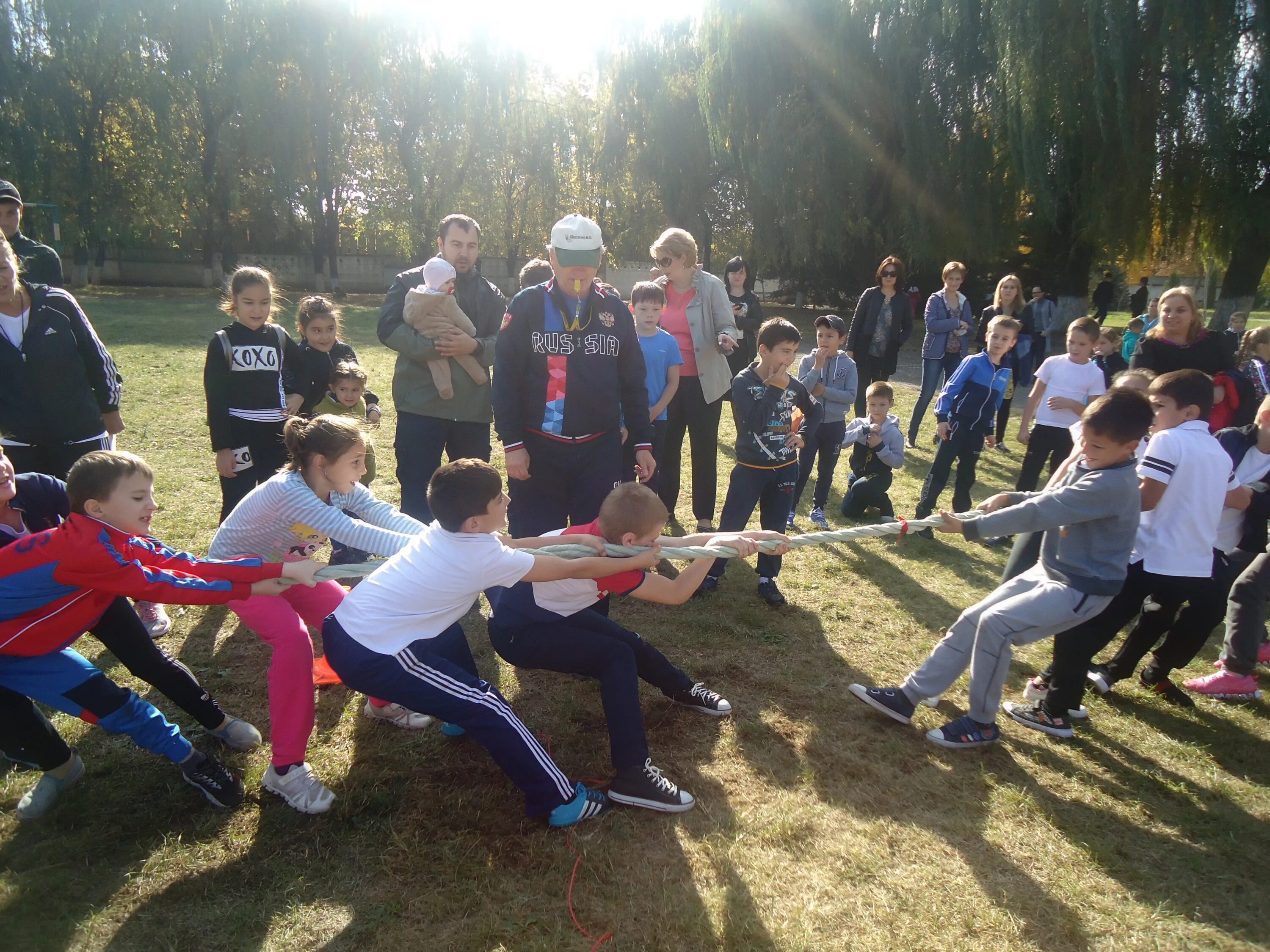 Урок день здоровья. День здоровья в школе. Спортивные мероприятия день здоровья в школе. Мероприятия ко Дню здоровья в школе. Проведение дня здоровья в школе.