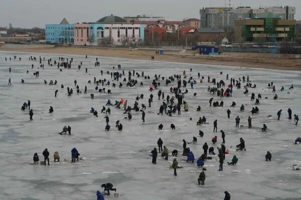 Погода в атырау на день. Атырау Гурьев Казахстан. Атырау рыбалка. Климат Атырау Казахстан. Атырау Казахстан зима.