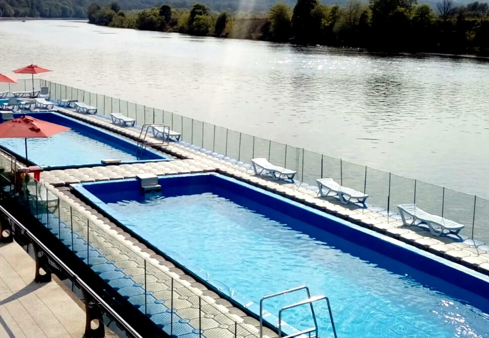 Самым большим речным бассейном. Южная америка амазонская низменность. Самым большим речным бассейном. Самым большим речным бассейном. Самым большим речным бассейном.