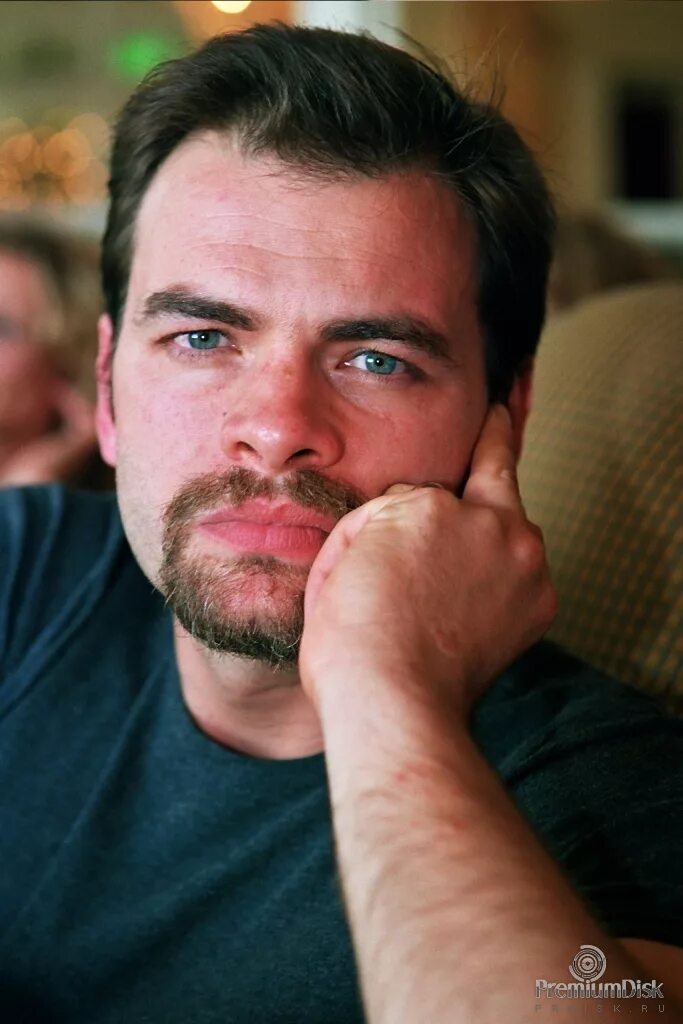 кловис корнийяк полтергей. стив кловис. кловис корнийяк. кловис корнийяк фото. кловис корнийяк фигура.