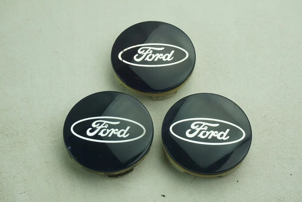 Заглушка бампера форд фокус 3. Заглушки форд фокус 3. Заглушка ford 1038868. Заглушка заднего бампера ford focus 2. Заглушки форд фокус 3.