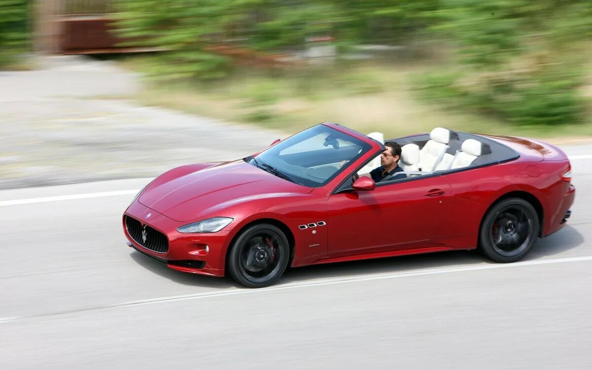 Автомобиль s. Мазерати GRANCABRIO Sport. Maserati GRANCABRIO красный. Мазерати кабриолет 2021. Maserati GRANCABRIO 2012.