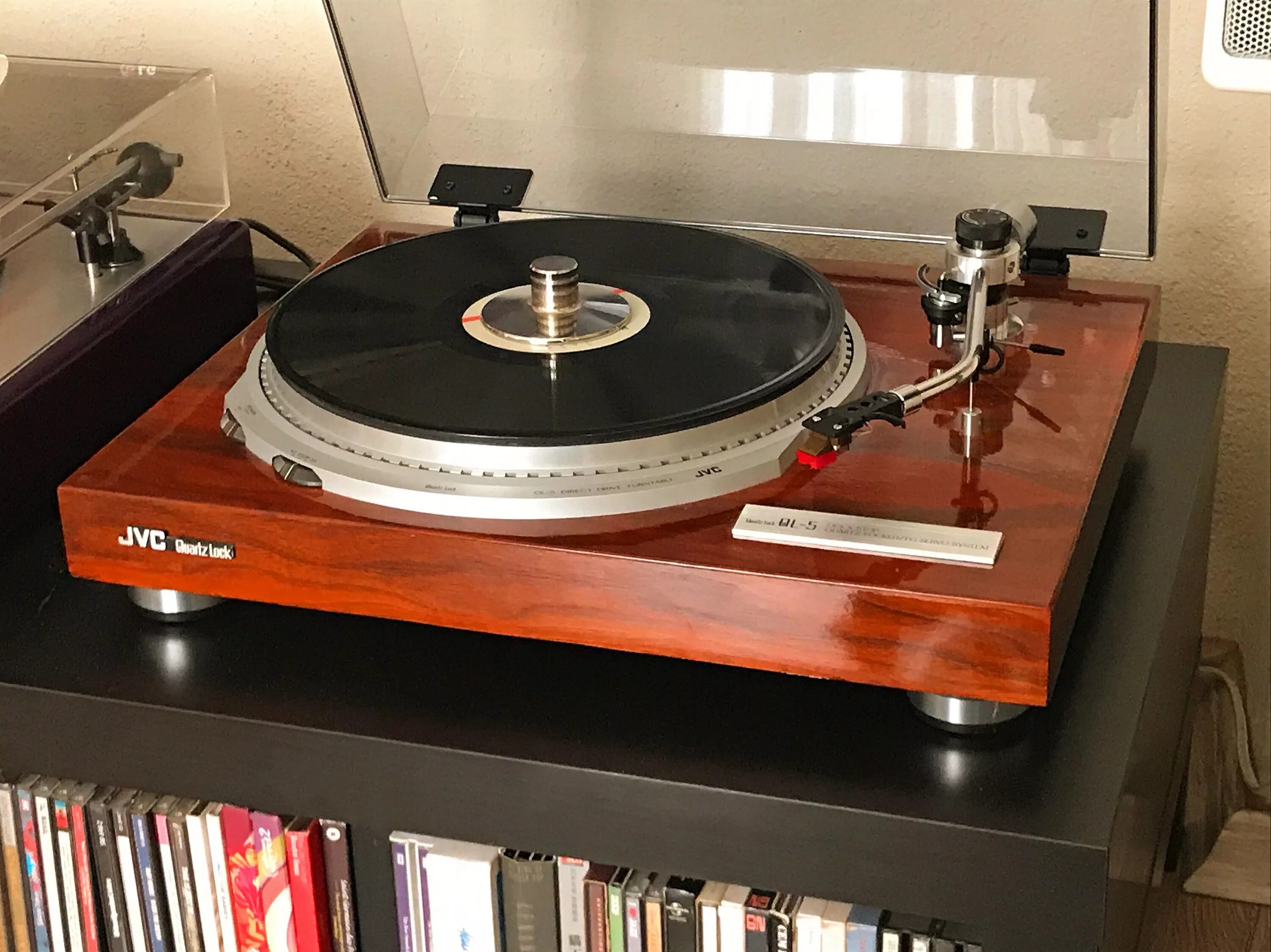 Проигрыватель виниловых пластинок JVC. JVC Turntable. Pioneer pl-1250. Marantz 6360 проигрыватель винила. Куплю проигрыватель виниловых пластинок б у