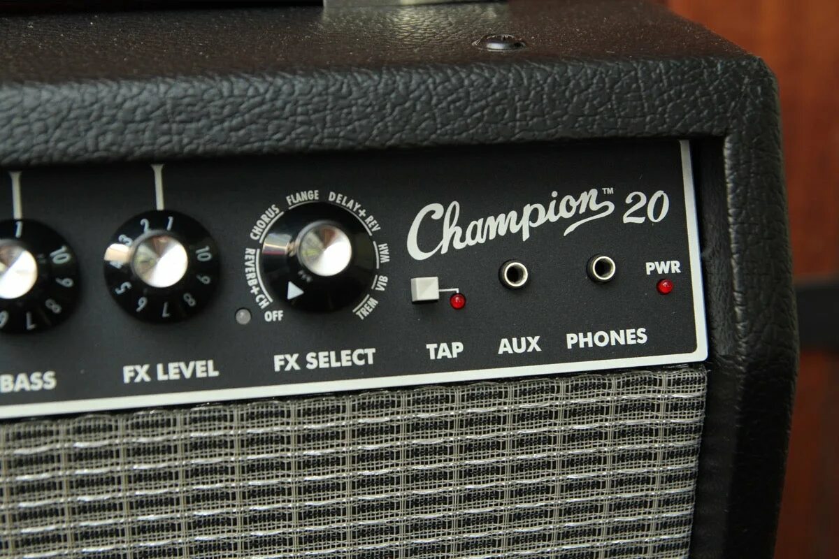 Fender frontman 20g. Fender super champ 1981 динамик. Fender champion 20 комбо для электрогитары. Комбоусилитель фендер чемпион 10g. Fender champion 110 mexico.