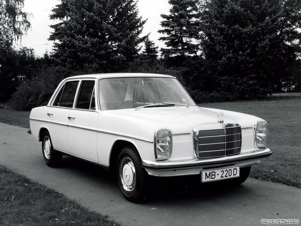 Mercedes Benz w114. Мерседес Бенц w115. Mercedes-Benz w115 220. Мерседес 115.