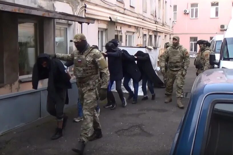 Фсб жесткое задержание. Фсб задержали террористов в дагестане. Пресечение терроризма. Станислав горбунов тгрк. Террористов ловят.