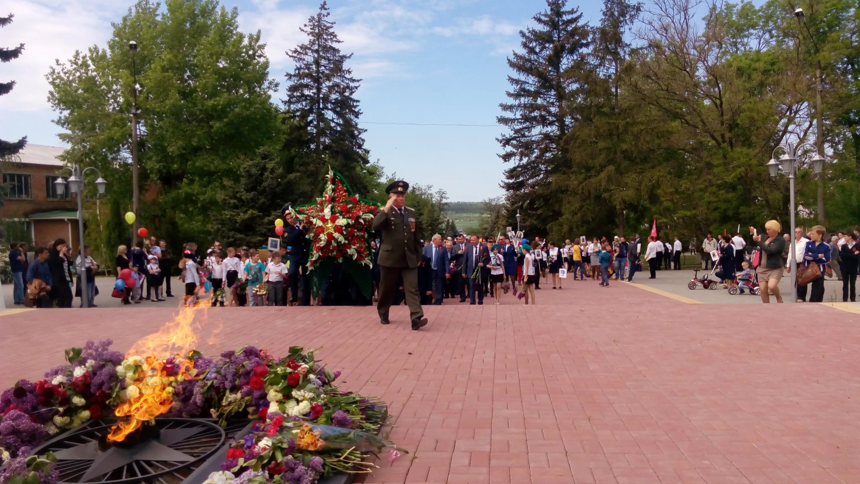 Погода неклиновский. Покровское Неклиновский район день Победы. Бессмертный полк село Покровское Неклиновский район. Праздник в Неклиновке. Полк в Неклиновском районе.