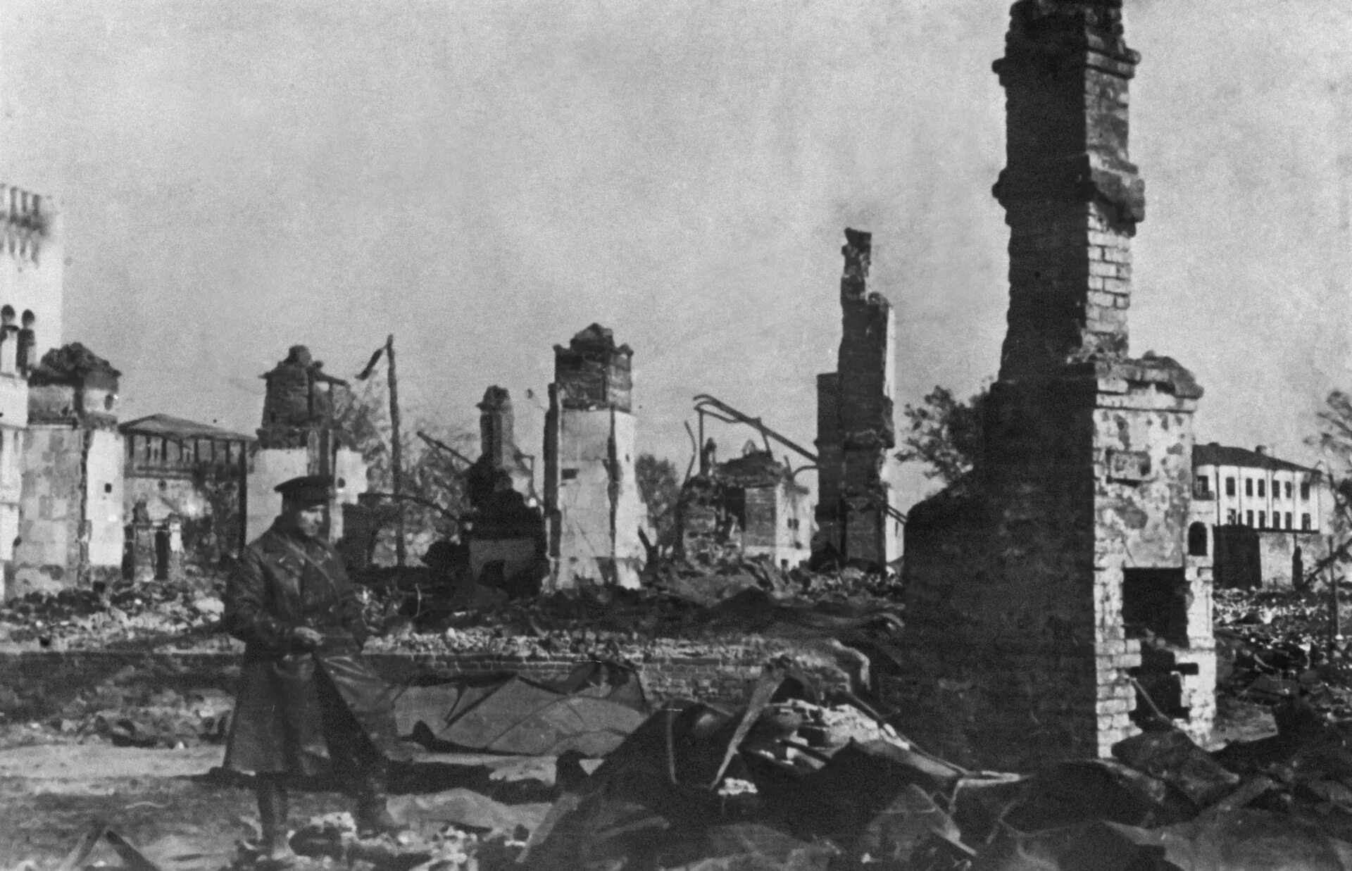 Разрушенный смоленск 1943. Смоленск во время вов. Разрушенный смоленск 1941. Смоленск в годы оккупации. Разрушенный смоленск 1943.