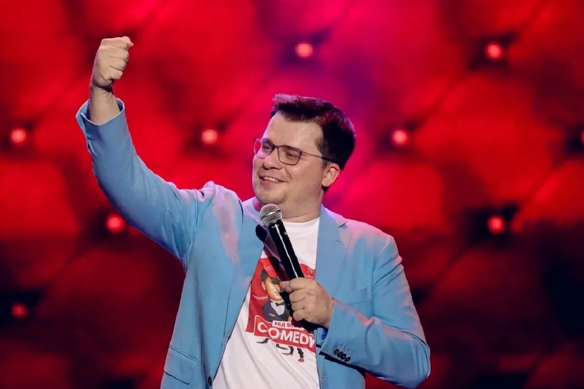 Камеди клаб выступление гарика харламова. Гарик харламов. гарик бульдог харламов. тнт гарик харламов. камеди клаб с бульдогом харламовым.