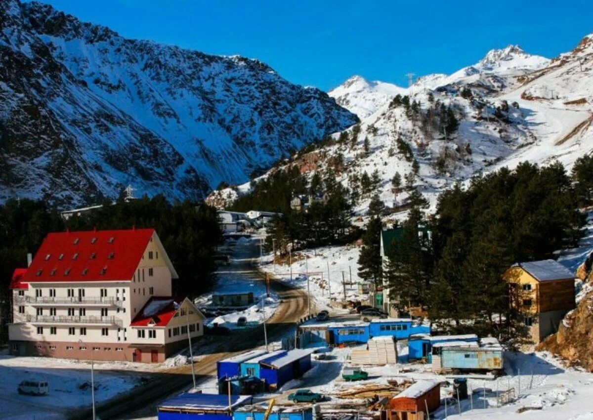 Азау кабардино. Терскол Кабардино-Балкария. Азау Кабардино-Балкария. Поселок Азау. Поселок Азау Приэльбрусье.