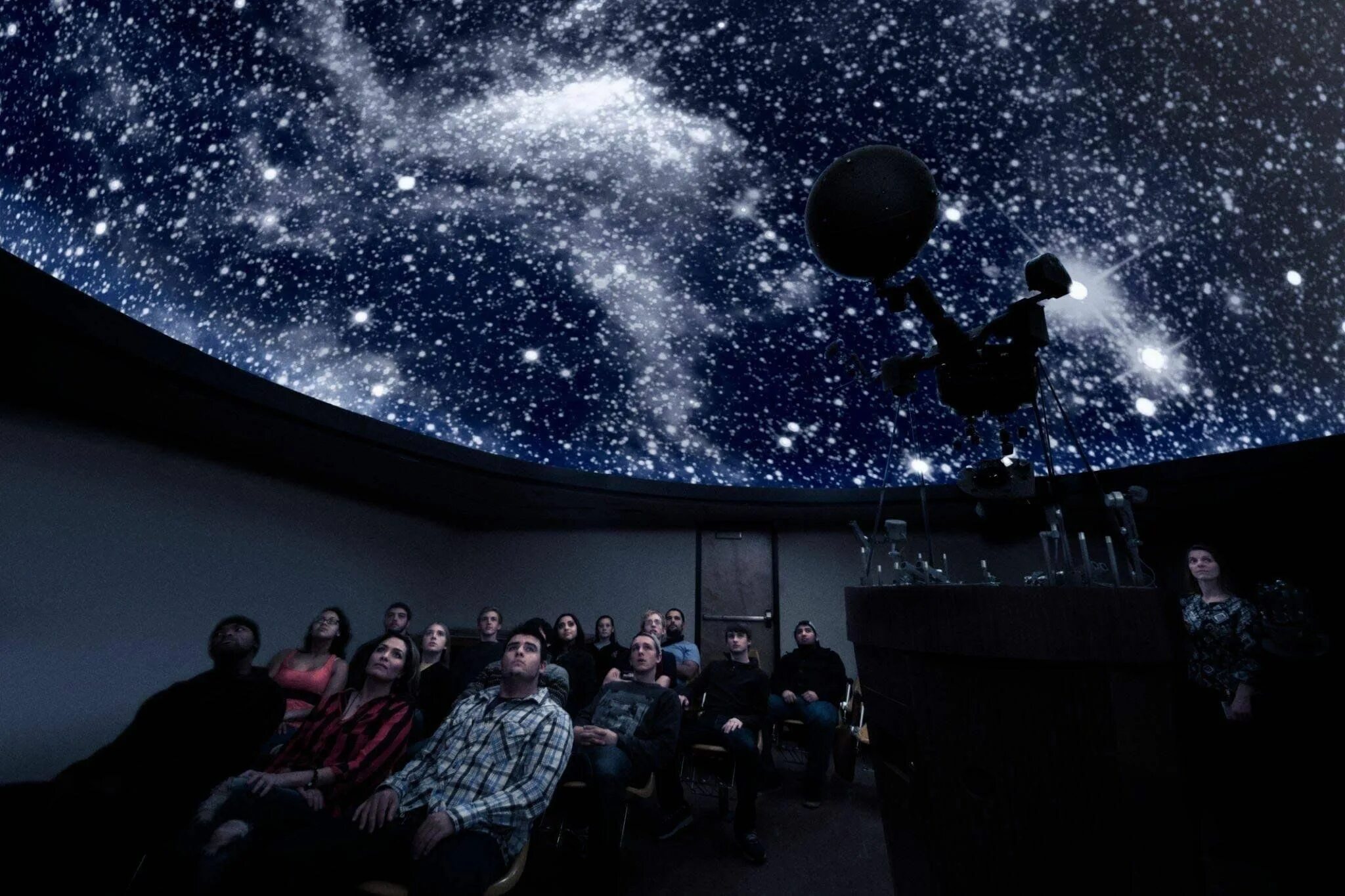 Мобильный планетарий 3d. Передвижной московский планетарий. Мобильный планетарий (цифровой планетарий). Московский планетарий внутри. Планетарий что это такое для детей.
