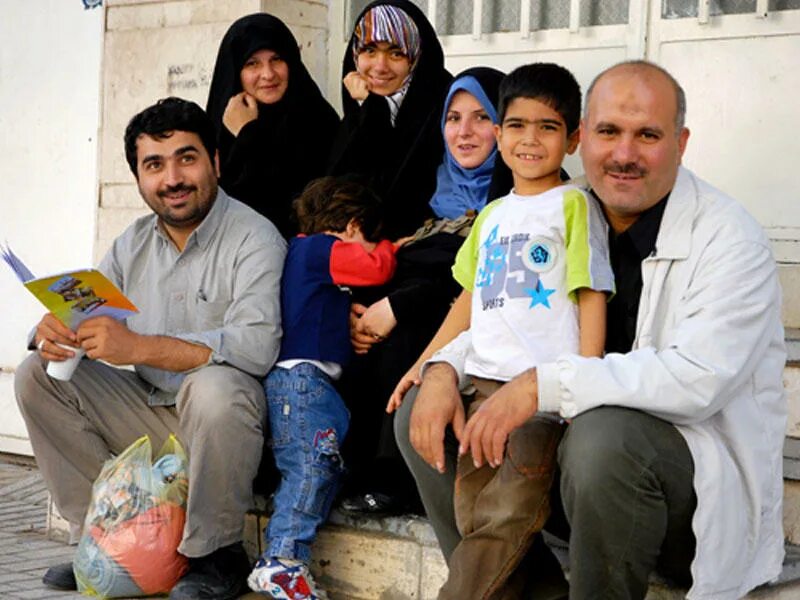 Иранская семья фото. Иранская семья. Иранская семья. Иранская семья. Fakharian family iran.
