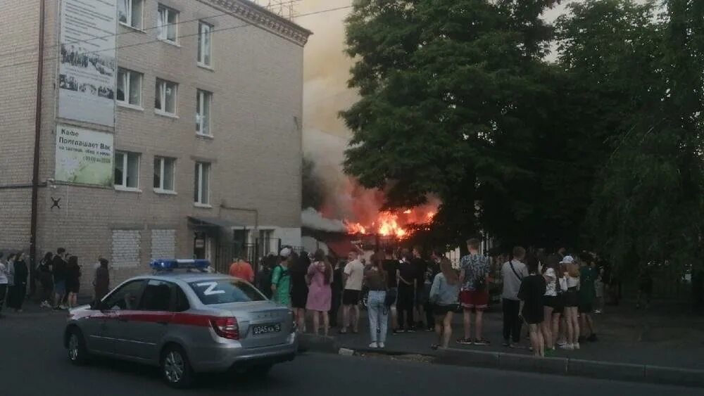 Брянск новости обстрел брянская. Строительный колледж Брянск. Фото пожара в колледже. Колледж горит. Брянск обстрел.