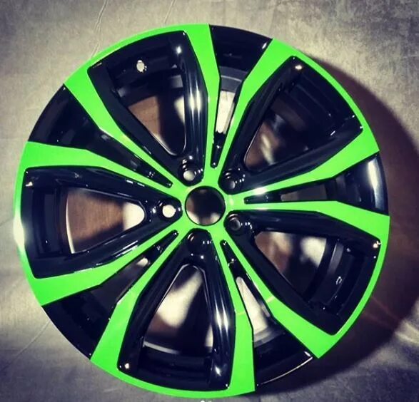 Диски графит алюмохром. Покраска дисков в ростове. Зеленые диски разрисованные. Покраска дисков в ростове на дону. Колесные диски тюнингованные.